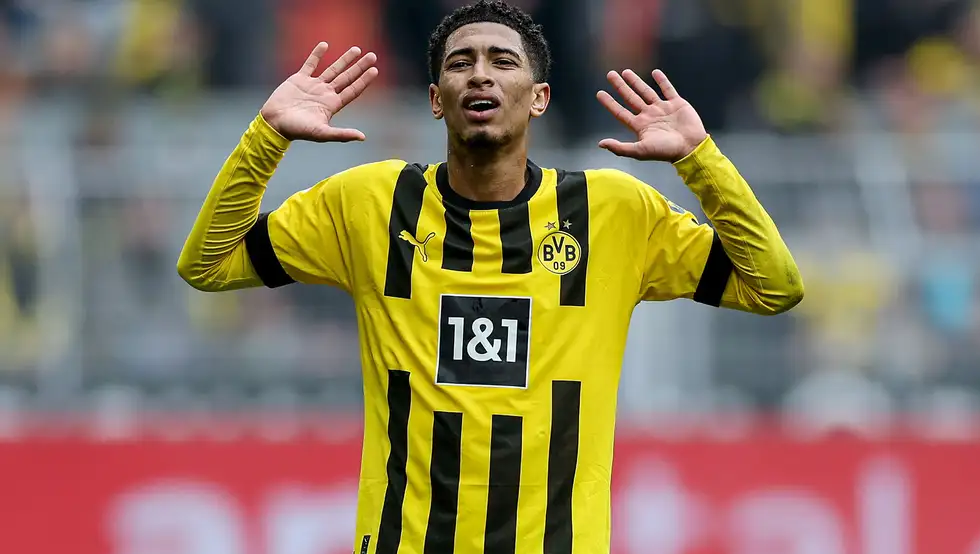 多特蒙德核心球员被曝转会传闻，引球迷热议，一次帮助原因.